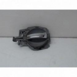 Poignee porte avant gauche...