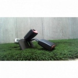 Attache ceinture arriere...