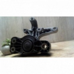 Support moteur droit...