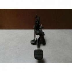 Pedalier d'embrayage DACIA...