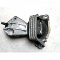 Support moteur droit...