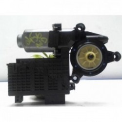 Moteur leve vitre avant...