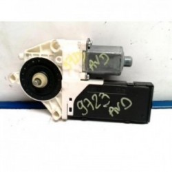 Moteur leve vitre avant...