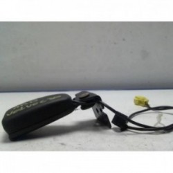 Attache ceinture arriere...