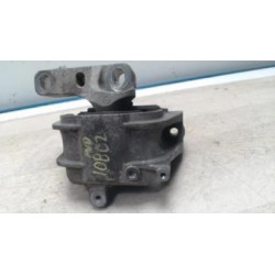 Support moteur droit...