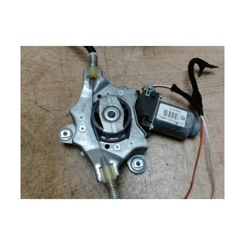 Lève-vitre Droit – Renault Twingo I Phase 1 – 7700818266 (réf: Q0-7168Q)