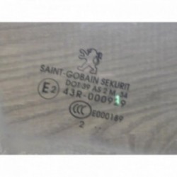 Vitre avant droit PEUGEOT...