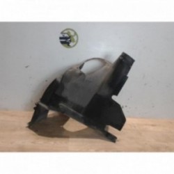 Pare boue avant droit...