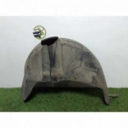 Pare boue arriere gauche...