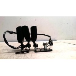 Attache ceinture arriere...