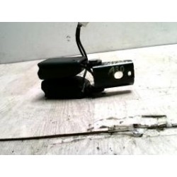 Attache ceinture arriere...