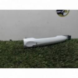 Support poignee porte avant...