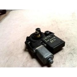 Moteur leve vitre avant...