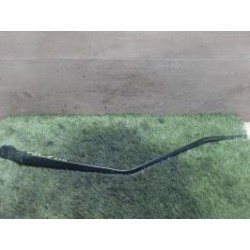 Bras essuie glace avant...