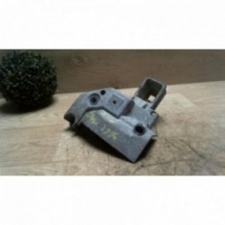 Support moteur droit...