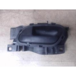 Poignee porte avant gauche...