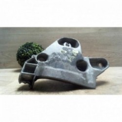 Support moteur droit...