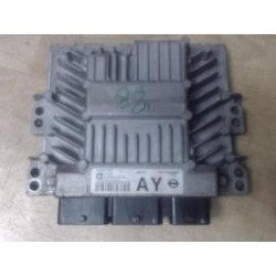Calculateur moteur NISSAN...