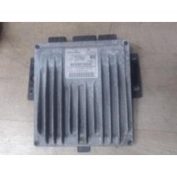 Calculateur moteur NISSAN...