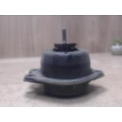 Support moteur droit...