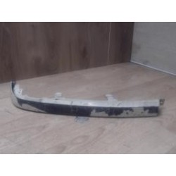 Grille de calandre gauche...