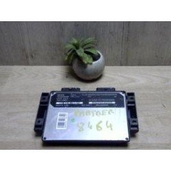 Calculateur moteur PEUGEOT...