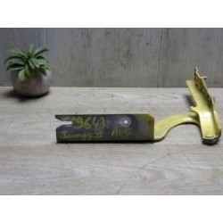 Charniere de capot gauche...