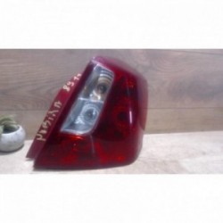 Feu arriere principal droit...