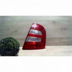 Feu arriere principal droit...