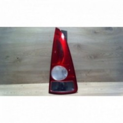 Feu arriere principal droit...