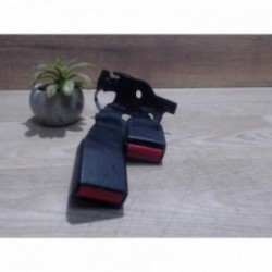 Attache ceinture arriere...