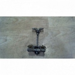 Tirant de porte avant droit...