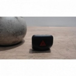 Bouton de warning NISSAN...