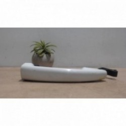 Poignee porte avant gauche...