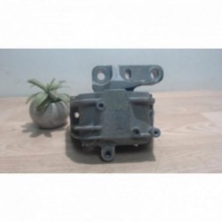 Support moteur droit...