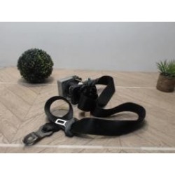 Ceinture avant droit...