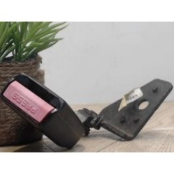 Attache ceinture arriere...