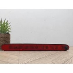 Feu arriere stop central...