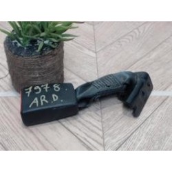 Attache ceinture arriere...