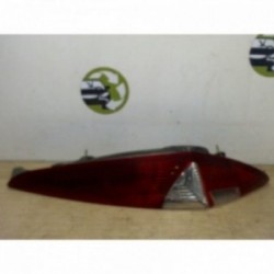 Feu arriere principal droit...