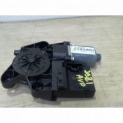 Moteur leve vitre avant...