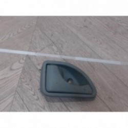 Poignee porte avant gauche...