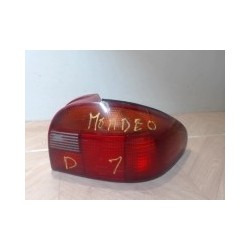 Feu arriere principal droit...