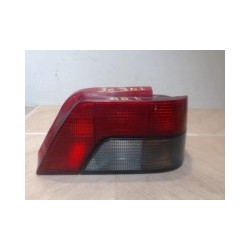 Feu arriere principal droit...