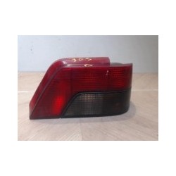 Feu arriere principal droit...