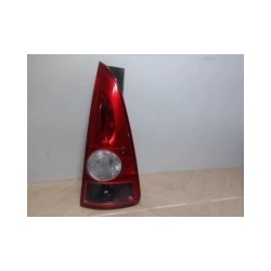 Feu arriere principal droit...