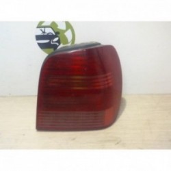 Feu arriere principal droit...