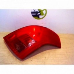 Feu arriere principal droit...