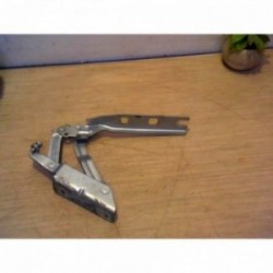 Charniere de capot...