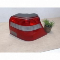 Feu arriere principal droit...